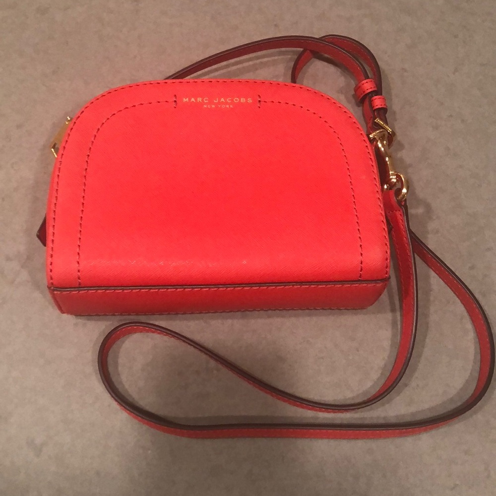 MARC JACOBS Leather Crossbody Bag 🔥🔥🔥